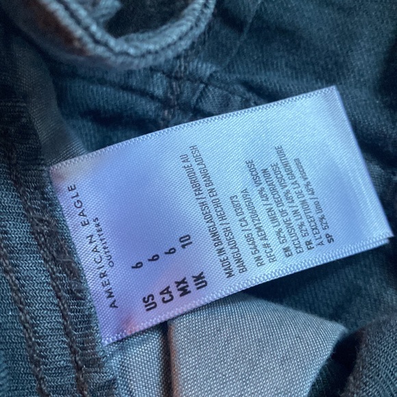 American Eagle Cargo Shorts - Picture 4 of 5